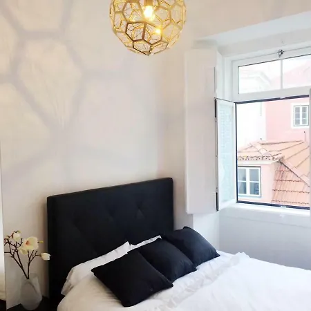 Design With Rooftop Terrace And 180-degree River&city Views * ליסבון