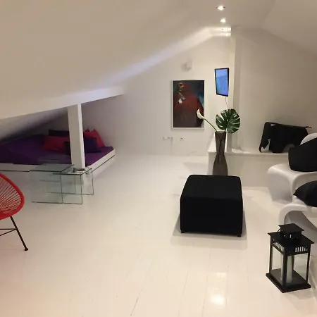Апартаменты Design With Rooftop Terrace And 180-degree River&city Views Лиссабон